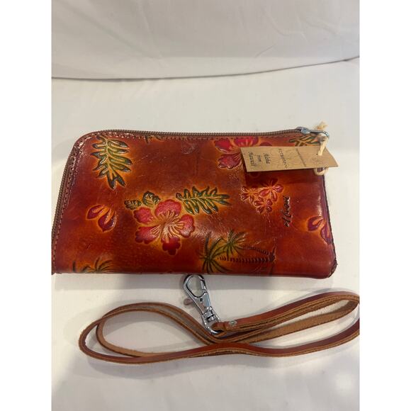 Elegant Handmade Hawaii Leather Passport Holder – New with Tag - Picture 8 of 11